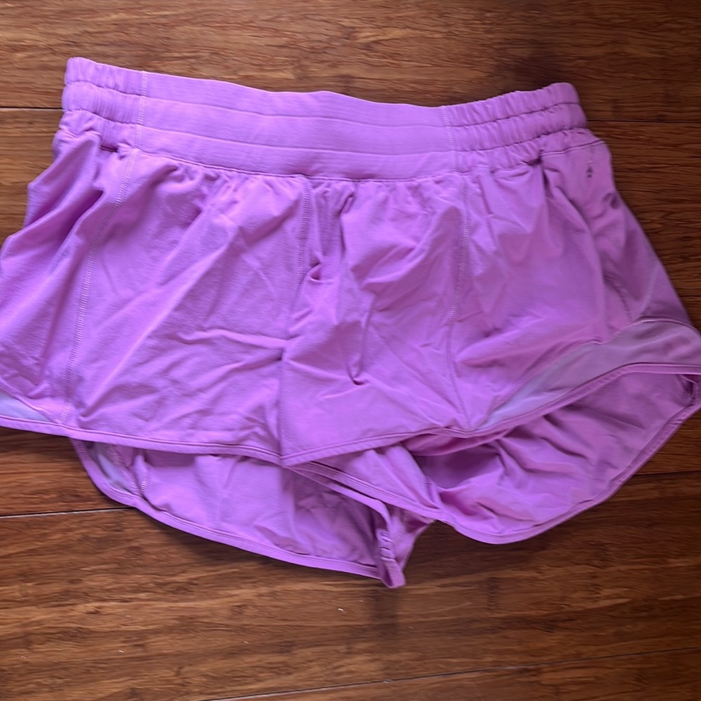 Lululemon Hotty Hot Shorts 2.5”